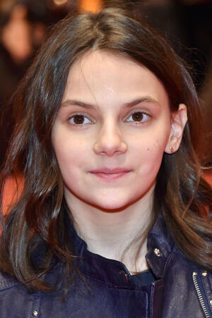 Dafne Keen Biography Fandango